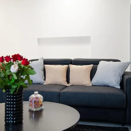 Nuova Arte - Dal Di Allo Stadio קומו